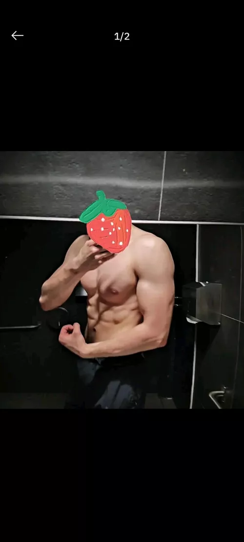 24 m looking for muscular bro. DM with body pic for my new snap