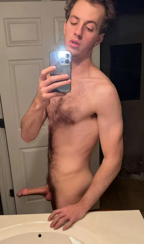 Any girls wanna cam/exchange pics?