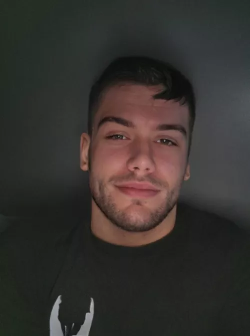 anyone want to chat or play xbox or Mobile game. distraction is welcomed. stay warm an take it easy men. ✌️☃️