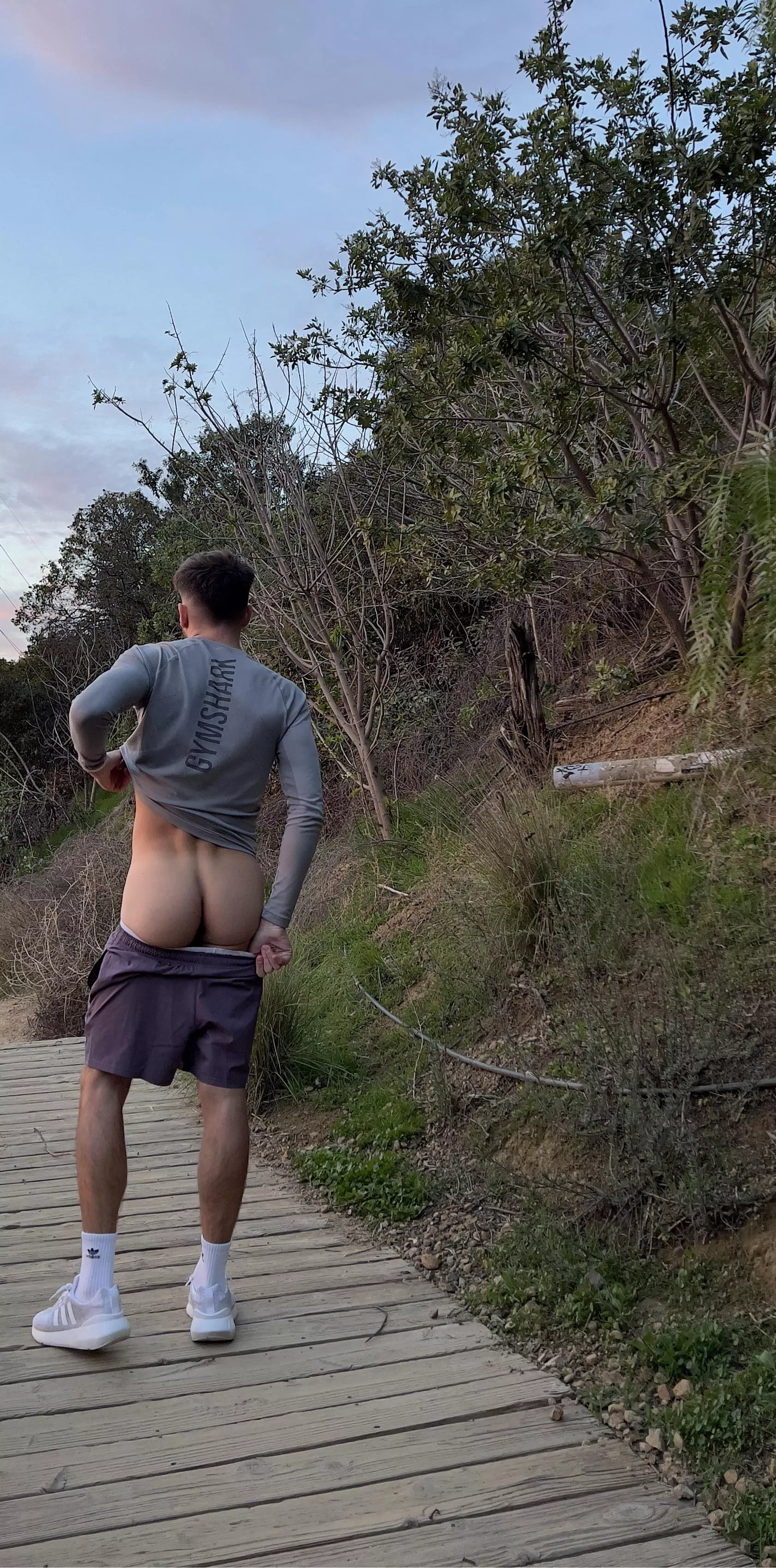 Bros who like to hike? [33]