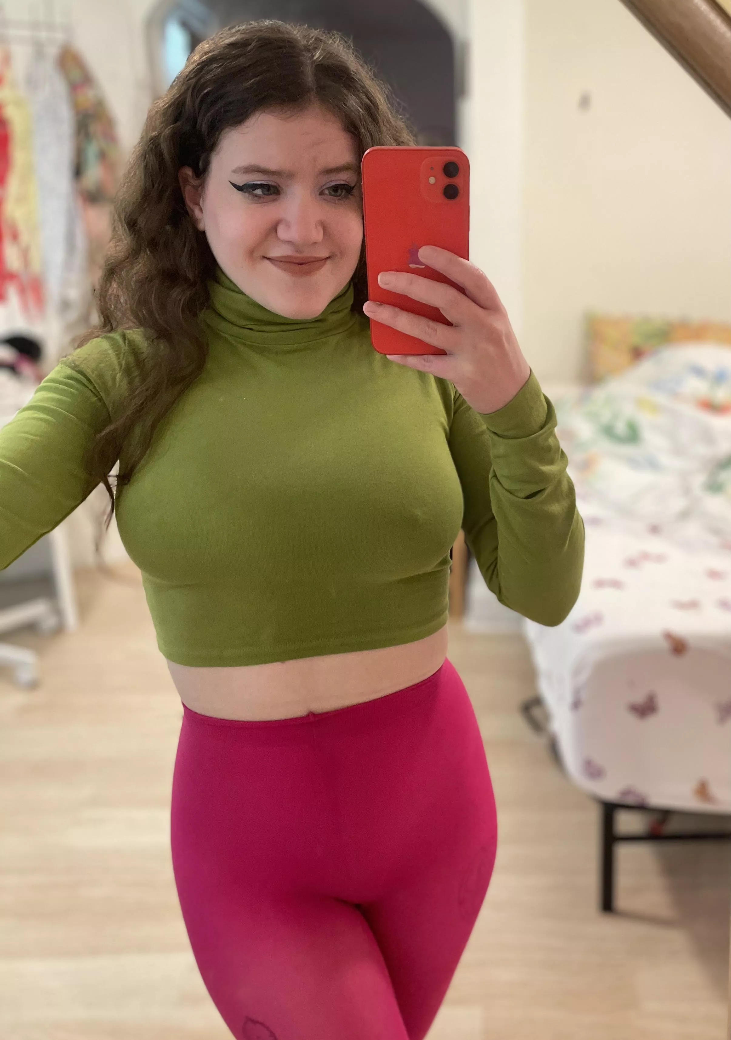 brunette with a natural body :)