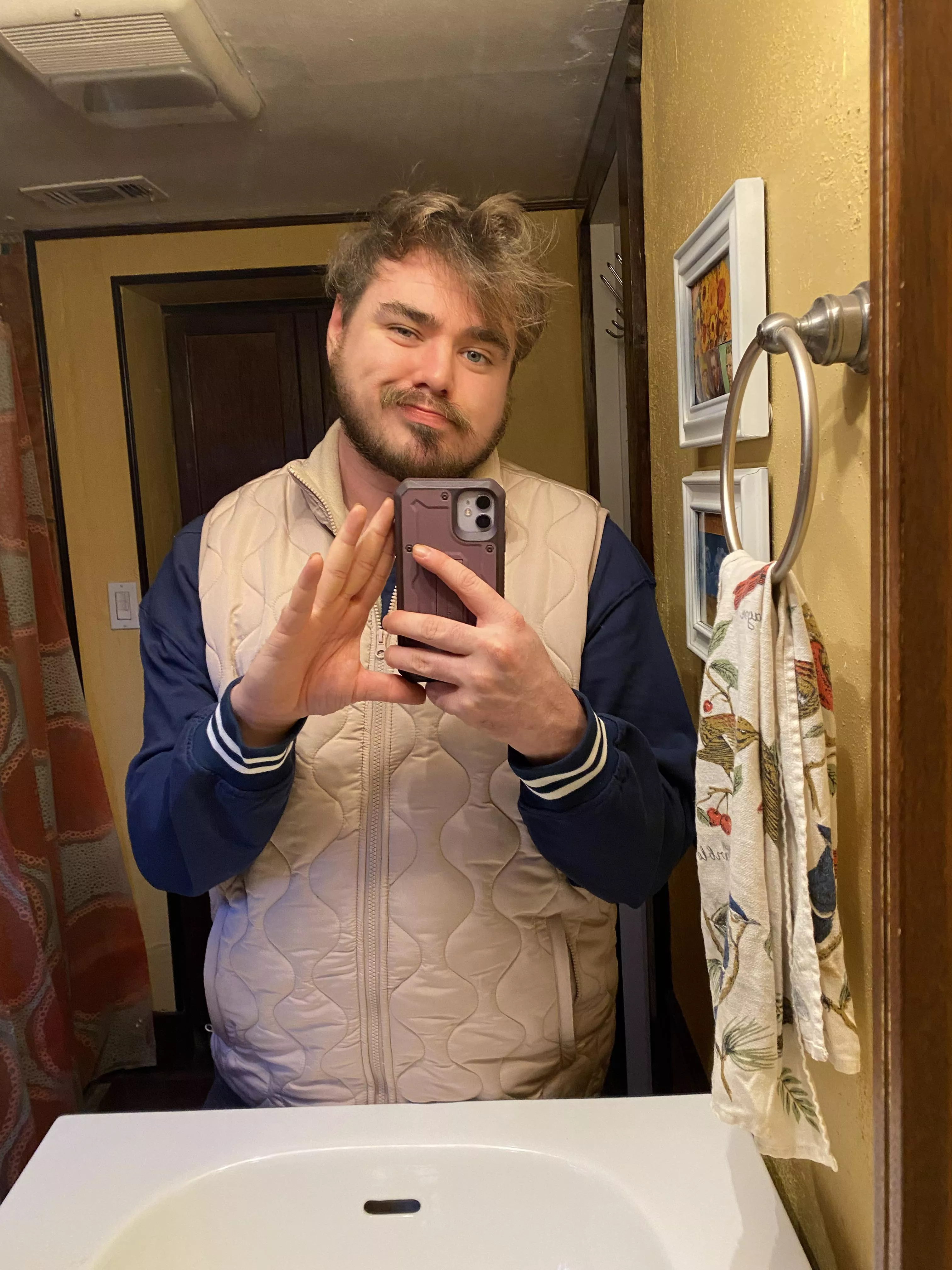 Childhood home selfie 😜