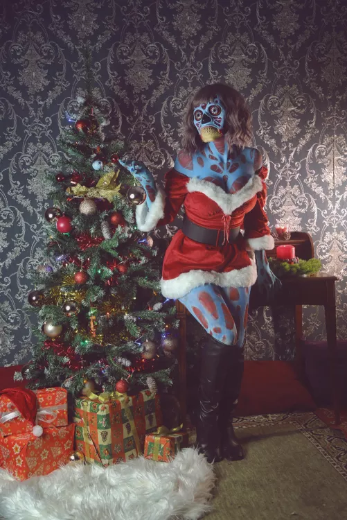 Christmas They Live by Vampisaurus