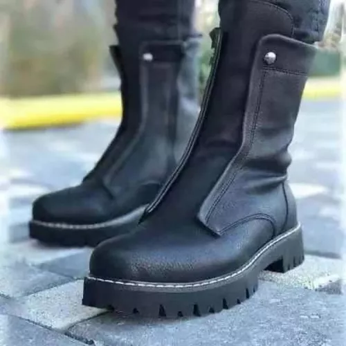 Could anyone be an absolute legend and help me find the name of these type of boots? Really struggling but I adore them!