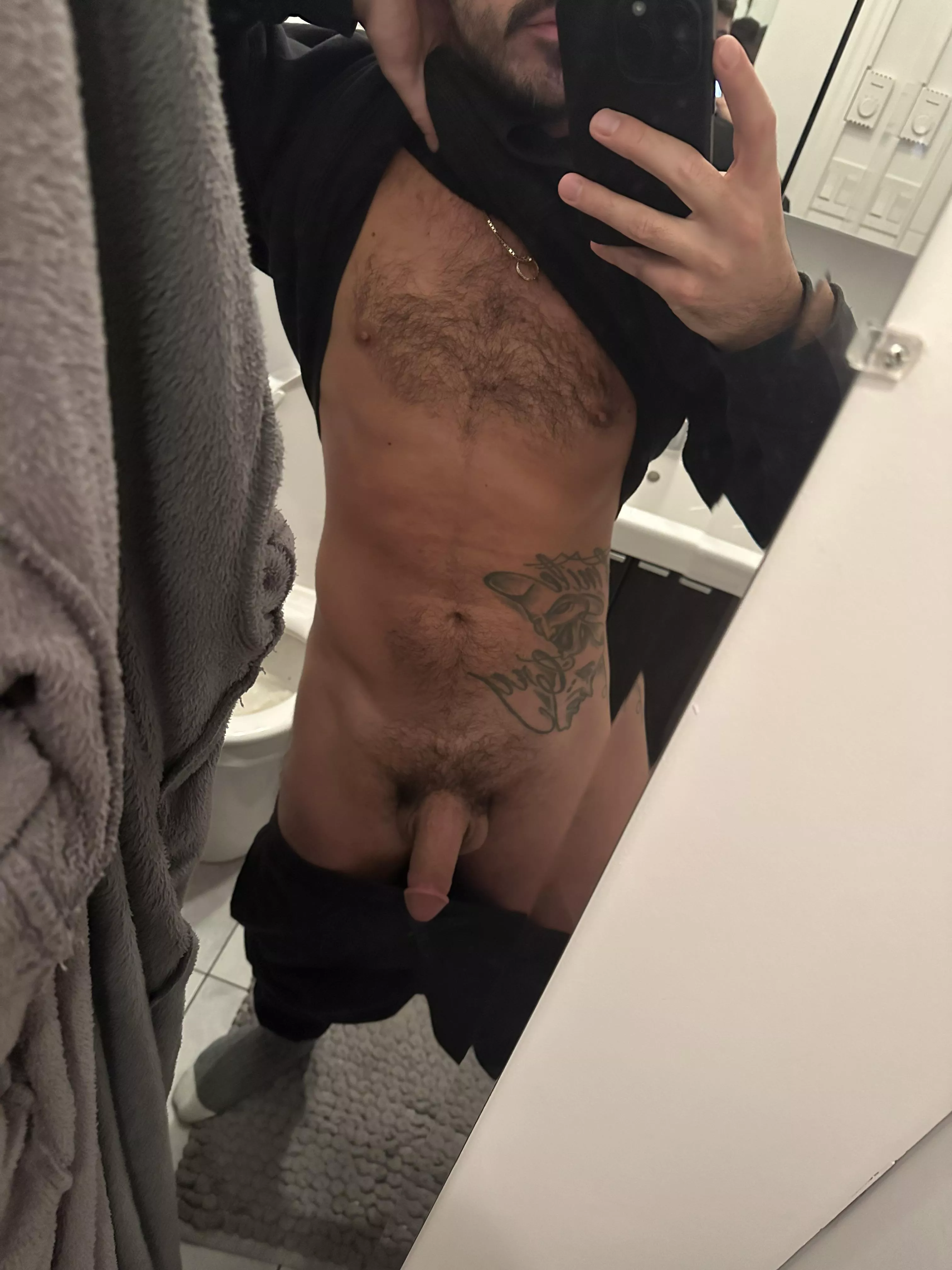 Do you love hairy guy ? 🙄