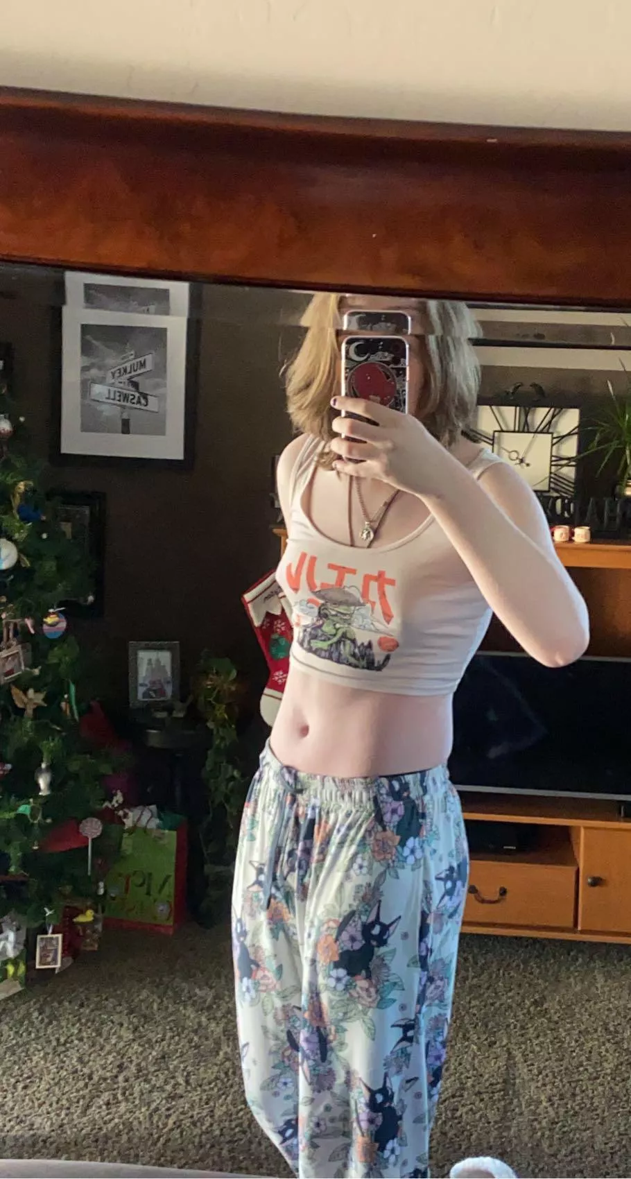 feeling cute on christmas eve ❤️💚