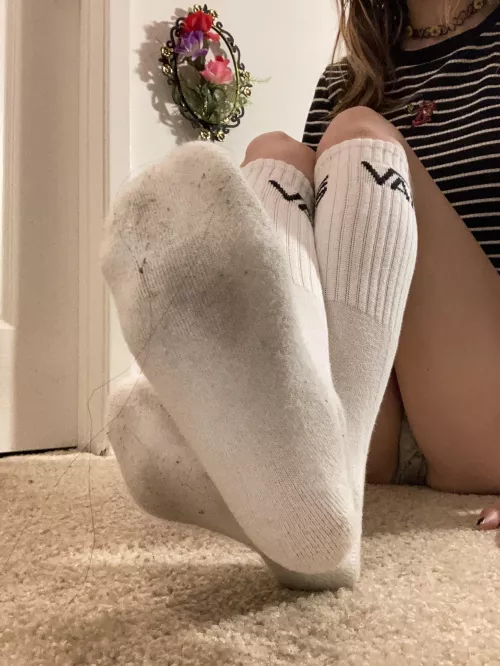 Get down and kiss them😈 [Selling] newly added socks, bras and panties! Starting at $20+