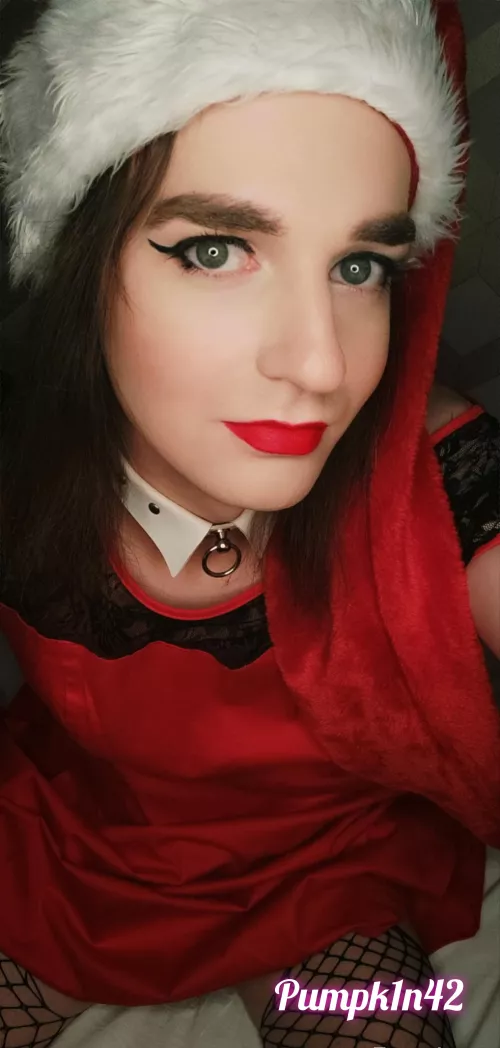 have you been naughty or nice this year? Santa's little hoe hoe hoe 😘💋