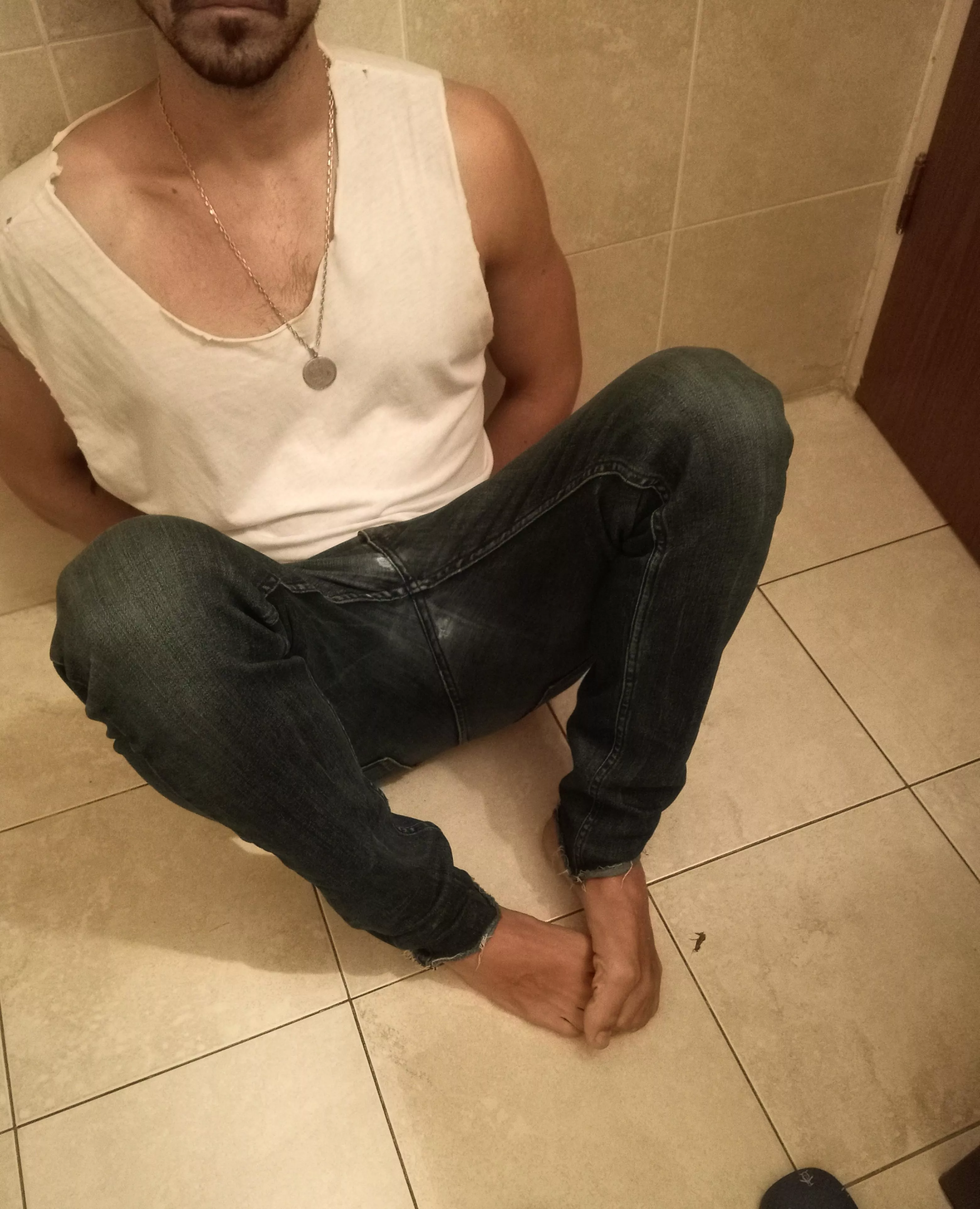 Have you ever been sucked off in a public bathroom? I'm ready, n you? 🍦🤪