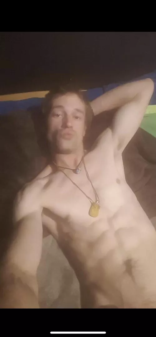 Hey everybody I’m new here and bi anything goes😉💕😘