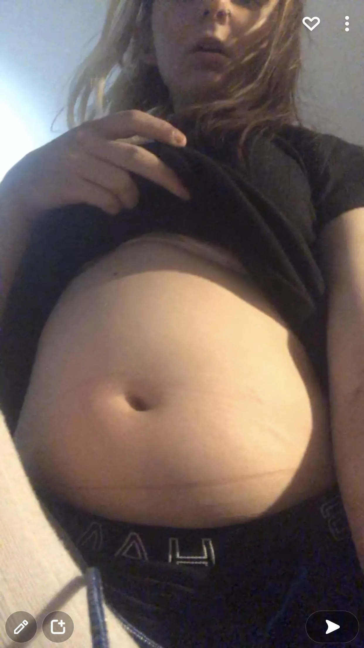 hmu if ur tryna shove me full of calories bc I wanna get FAT😉💕