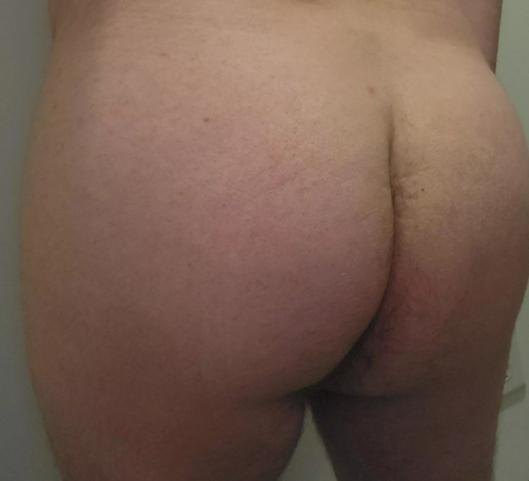 How I have to attend a friend's Christmas party tonight after losing World Cup bet last week... Chat open.