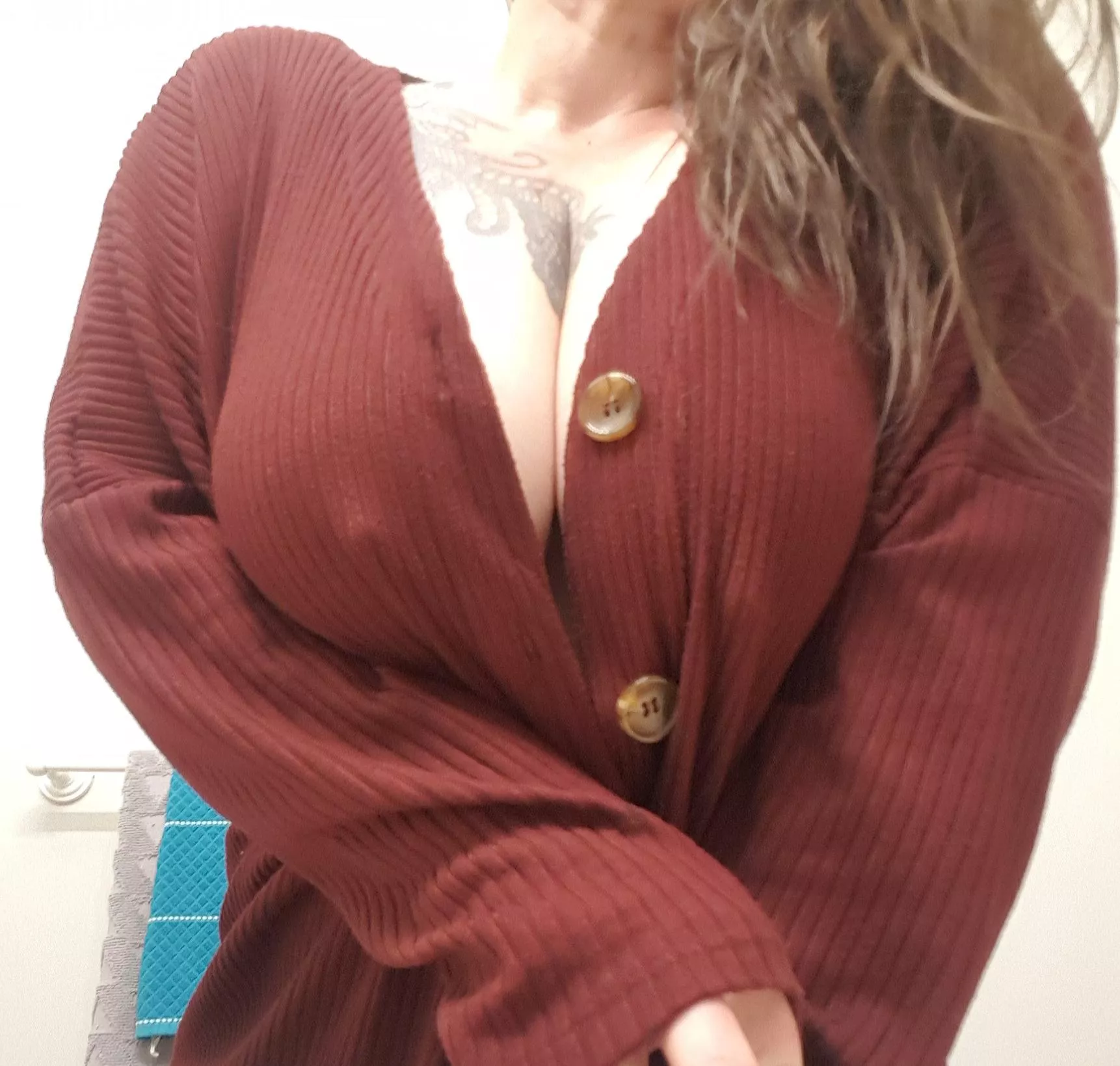 hubby dared me to get the delivery like this. should i?😘 and if you were the delivery guy what would you say/do?