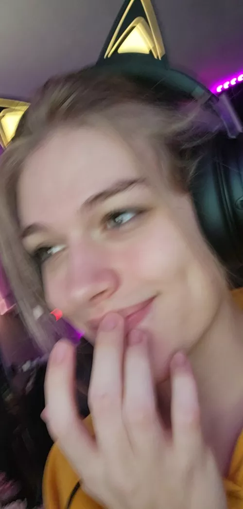 i wanna smile like this everyday..:(♡