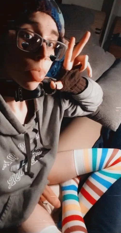 I'm a good pet, already collared for you~