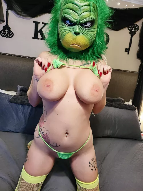 I'm cumming to RUIN your CHRISTMAS hehe 😈