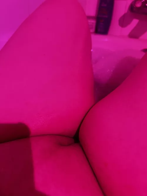 in the bath with my pretty pussy 💖💦