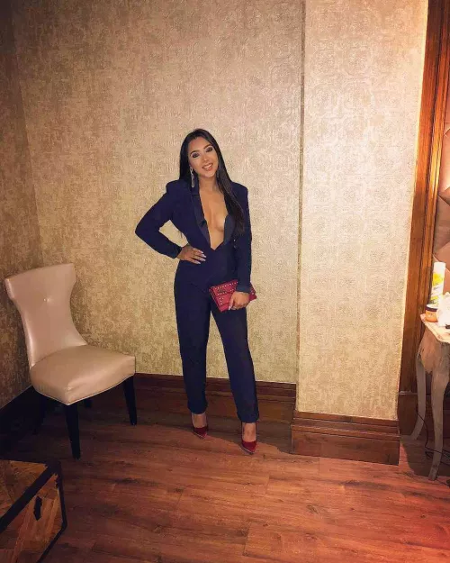 Indian chav dresses for business but is all pleasure