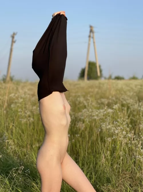 Is it legal to pose like that)