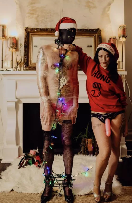It's that time of year ..... I LOVE a dirty slutty holiday roleplay.