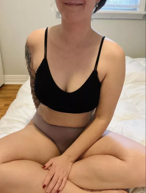 Just a MILF in some panties 😙