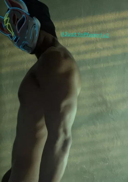 Kneeling in front of the Fox 🦊🔥