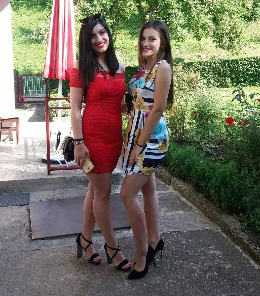Left or right girl?