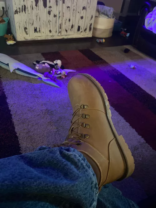 Lugz Grotto Fleece mens boots. Solid winter boot for $90. Fits firm around the ankle(great when you’re dealing with unstable footing like ice and snow), completely lined fleece inner, slip resistant, and the seude/nubuck leather outer im fairly certain