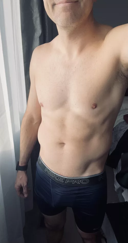 (M) feeling good about my progress. Do I look like I’m 41?😏