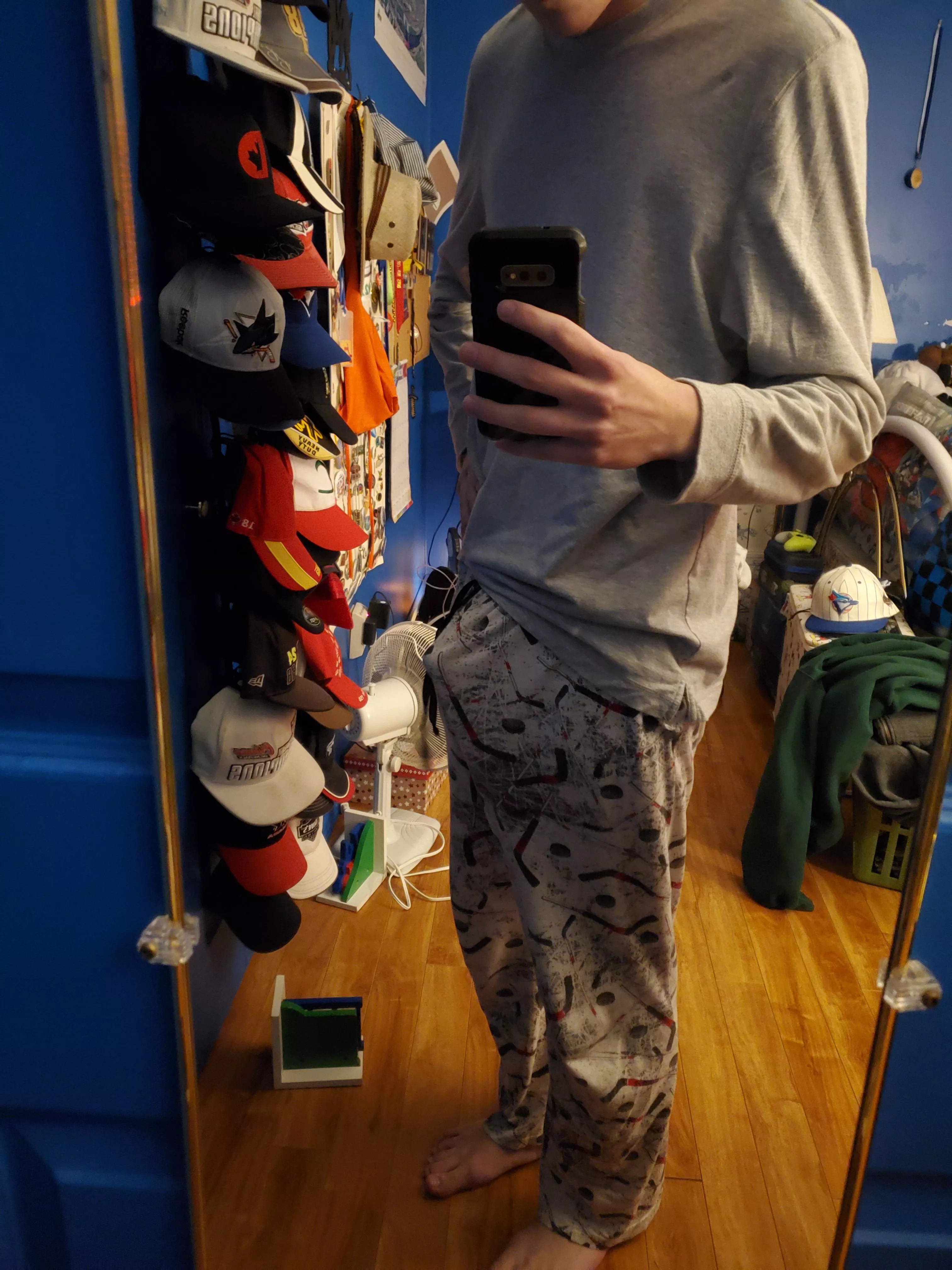 [M18] home for the holidays and happy to be here <3