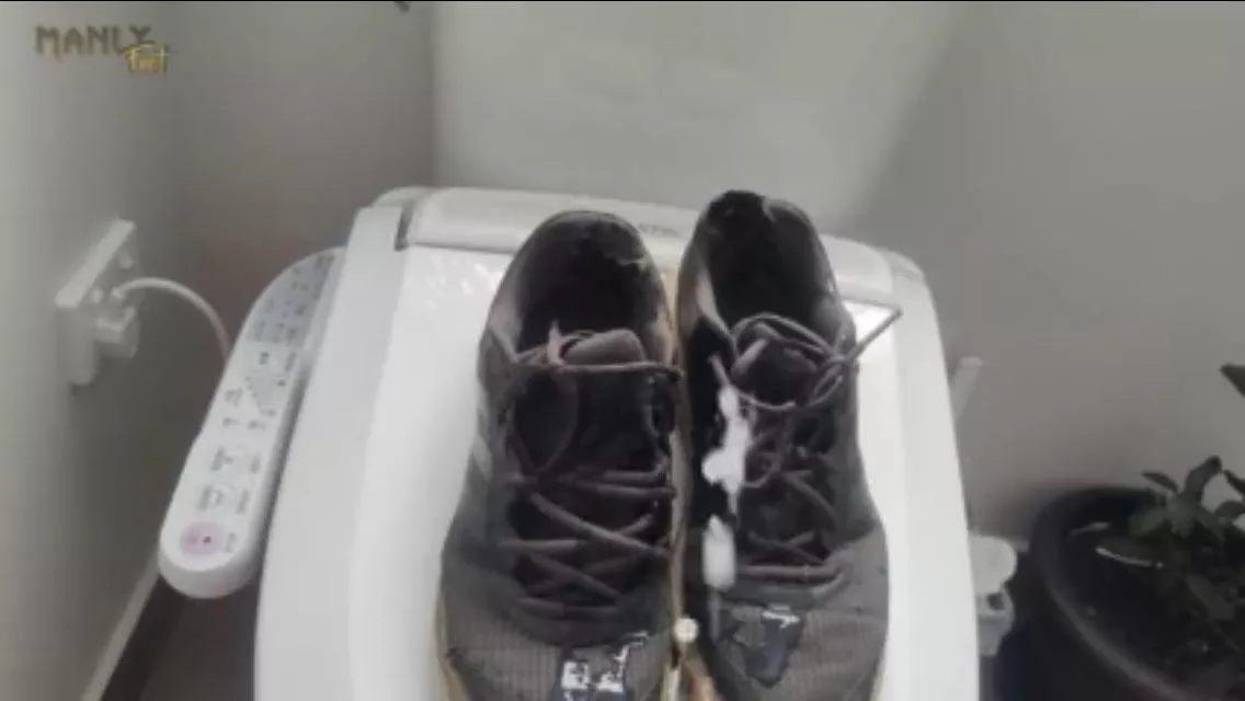 Making sure these sneakers have a white Christmas ;)