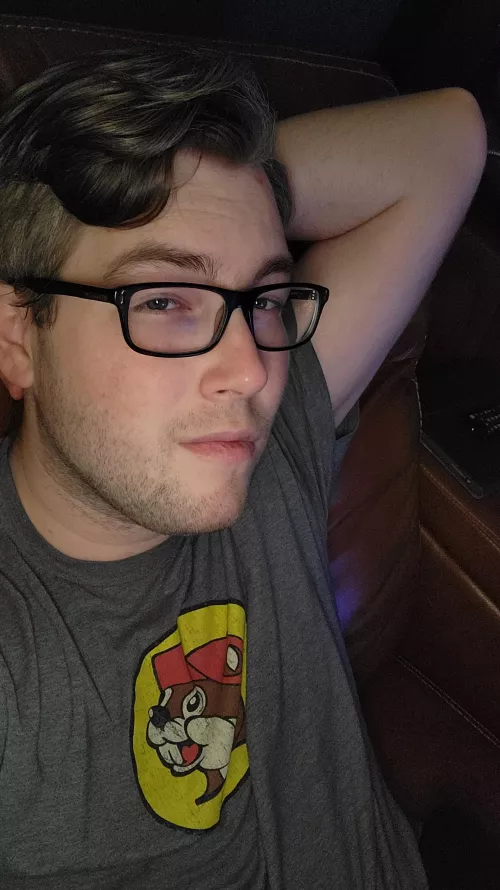 Merry Christmas Eve Eve! DMs open 😁