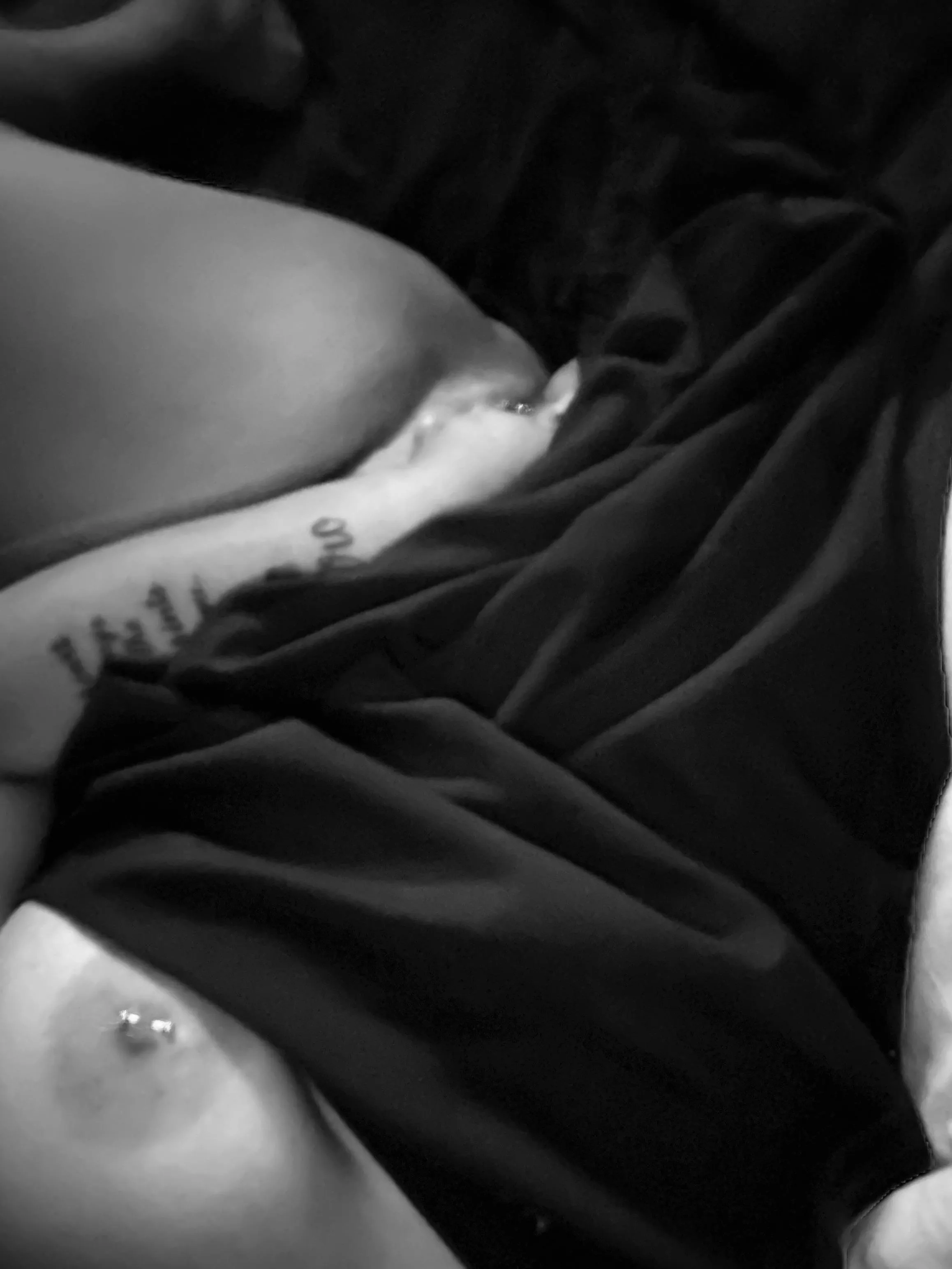 Merry Christmas Eve! Hubby wants me to be your personal cum dumpster 😈