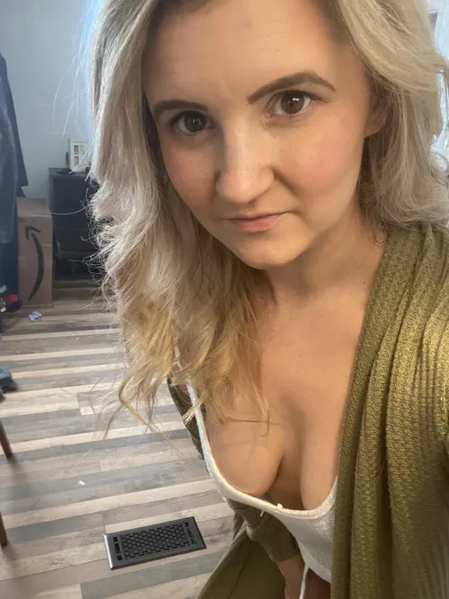 Merry Christmas Eve sweet reddit friends!