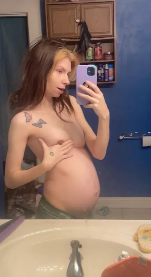 Mommy’s so horny tonight come play🤤