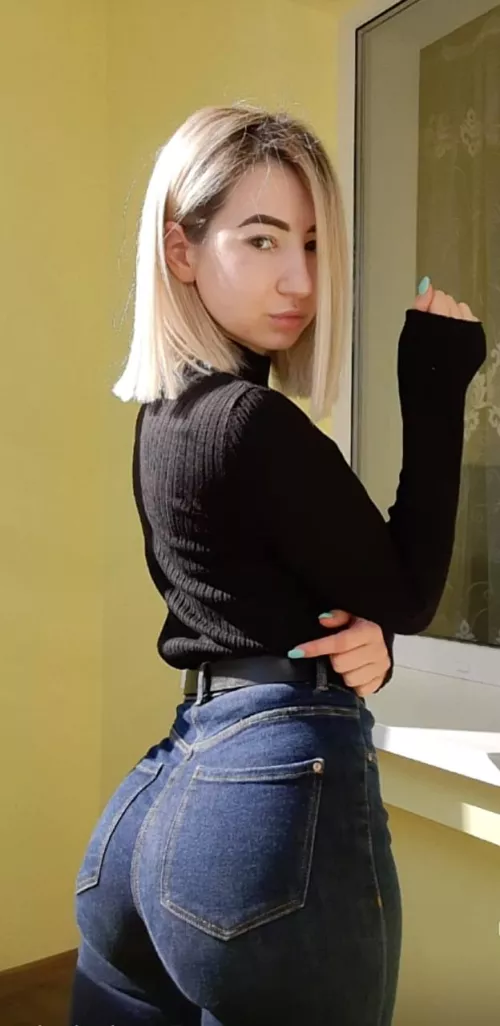 My ass is so sexy in these jeans 🤤