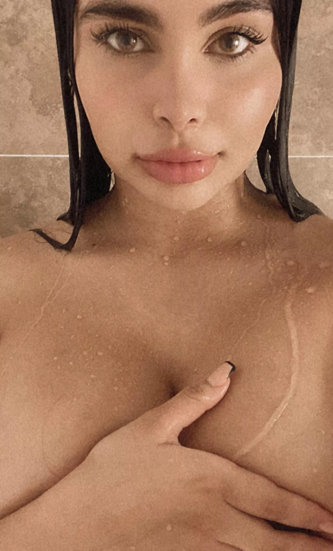 my hottest side here. link in comments 🔥❤️‍🔥 Colombian girl