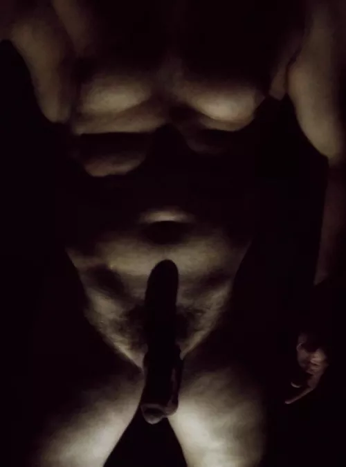 Shadowy bodyscape (m)