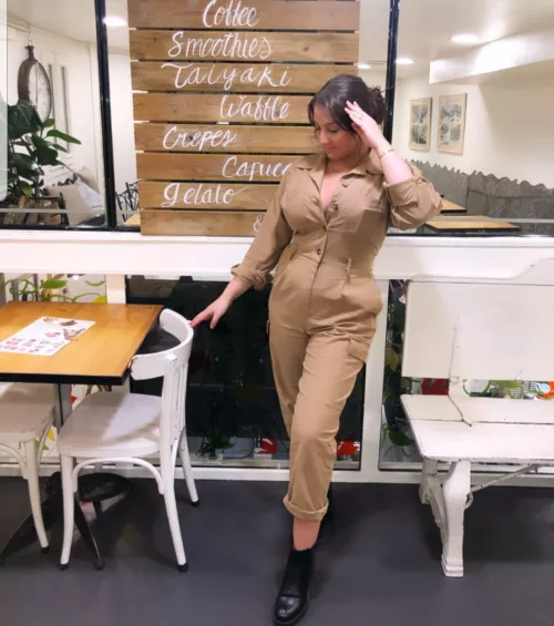 She struggles to get all buttons closed