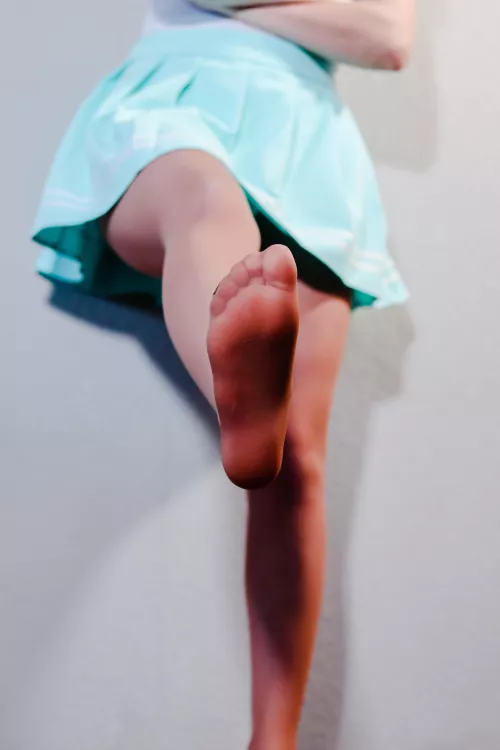 Should I step on your face?