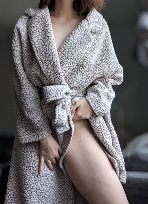 Soft legs and a softer robe [F]