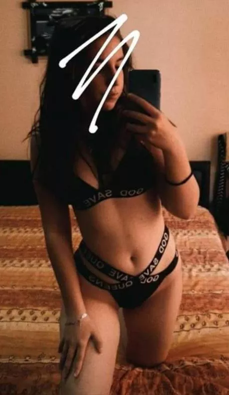 They fit her so well🥵