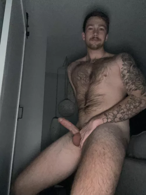 trying to figure out which nude people like more 😁