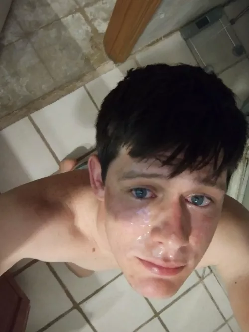 [24] DM me if you want your very own cumslut to abuse 🥵