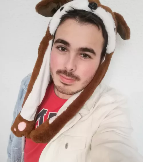 [25m] The best part about Christmas are the stupid hats