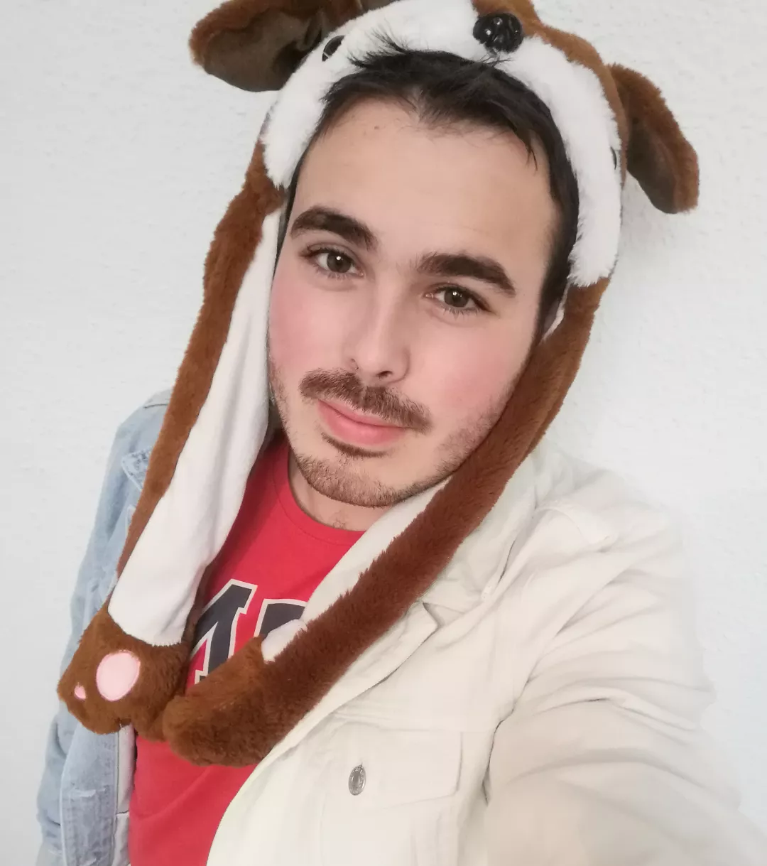 [25m] The best part about Christmas are the stupid hats