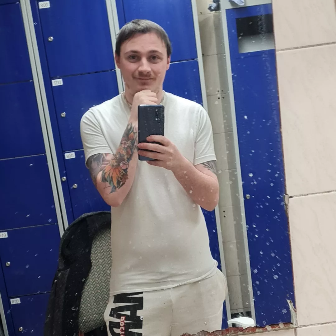 26 year old Gay male. SC:LightHusky96. Felt good for once