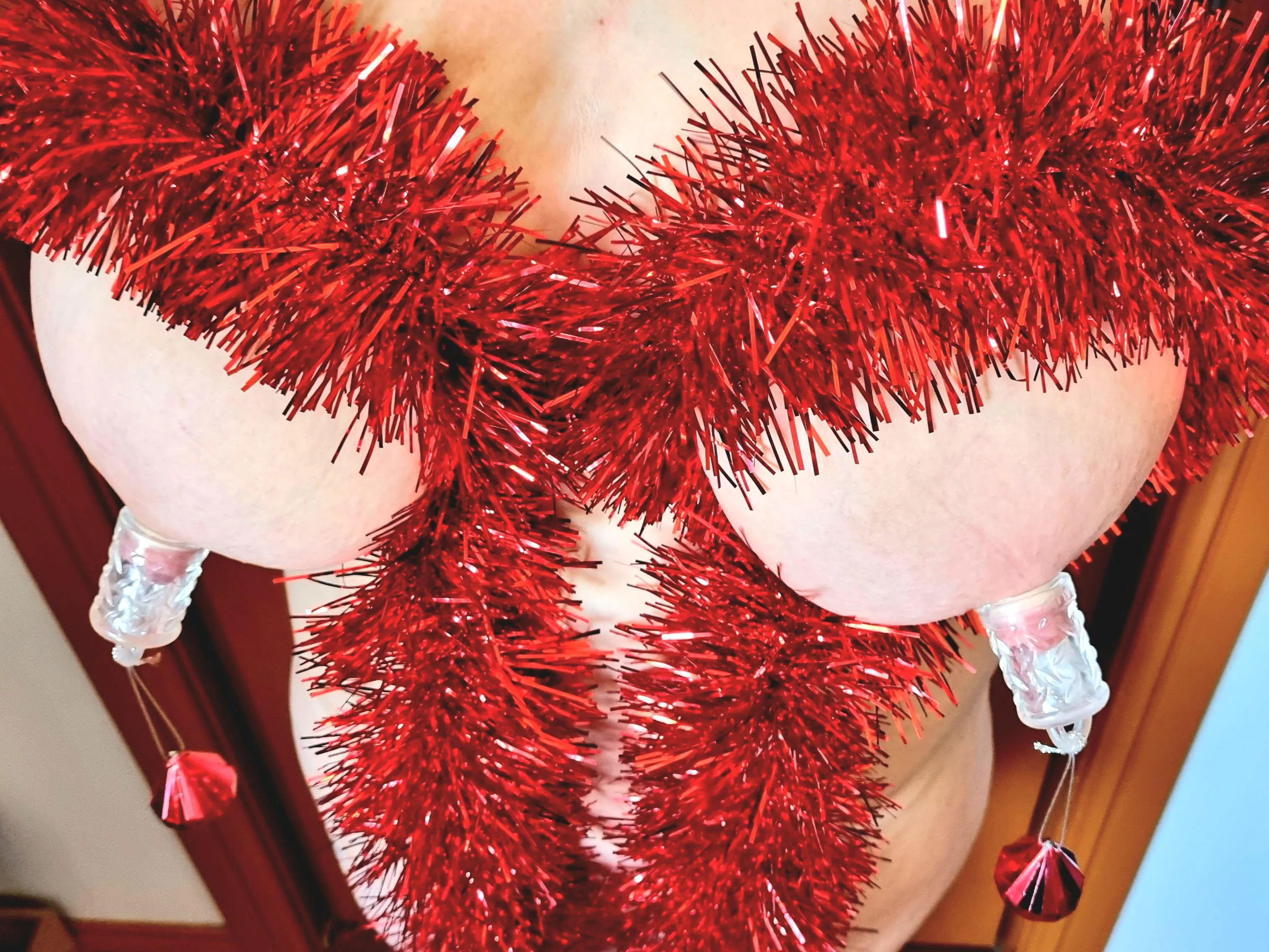 32, 75kg, 150cm - it's beginning to look a lot like titmas