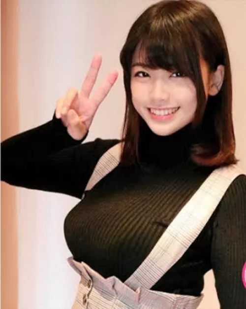 413INST-161 Anyone knows her name?