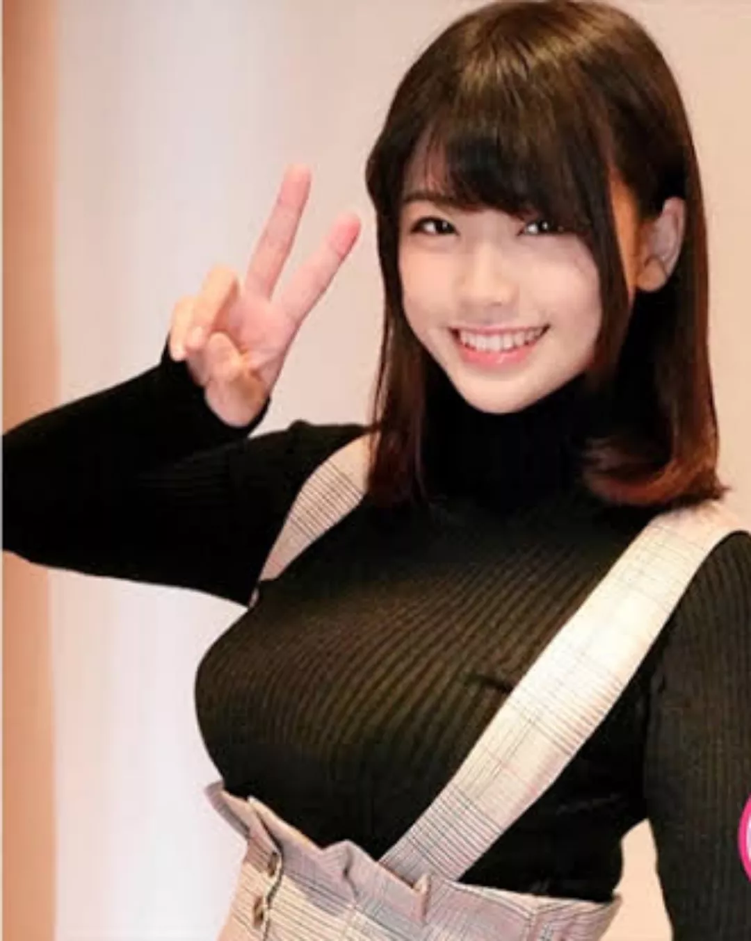 413INST-161 Anyone knows her name?